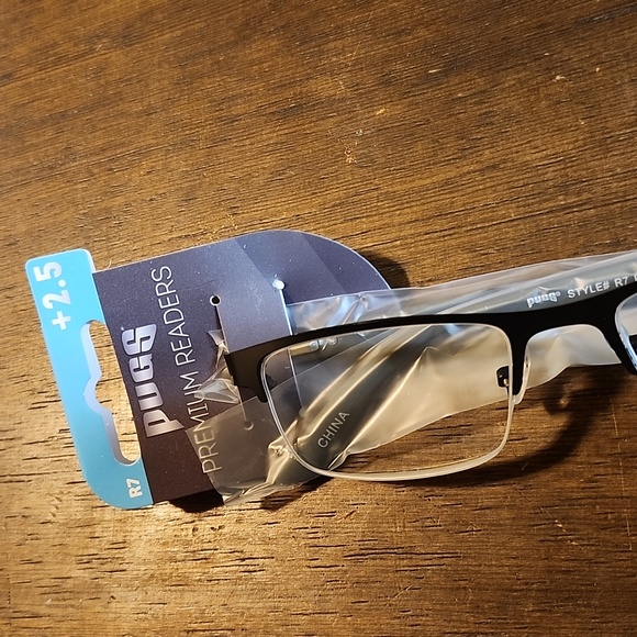 Pugs Premium Readers +2.5 - Picture 2 of 4